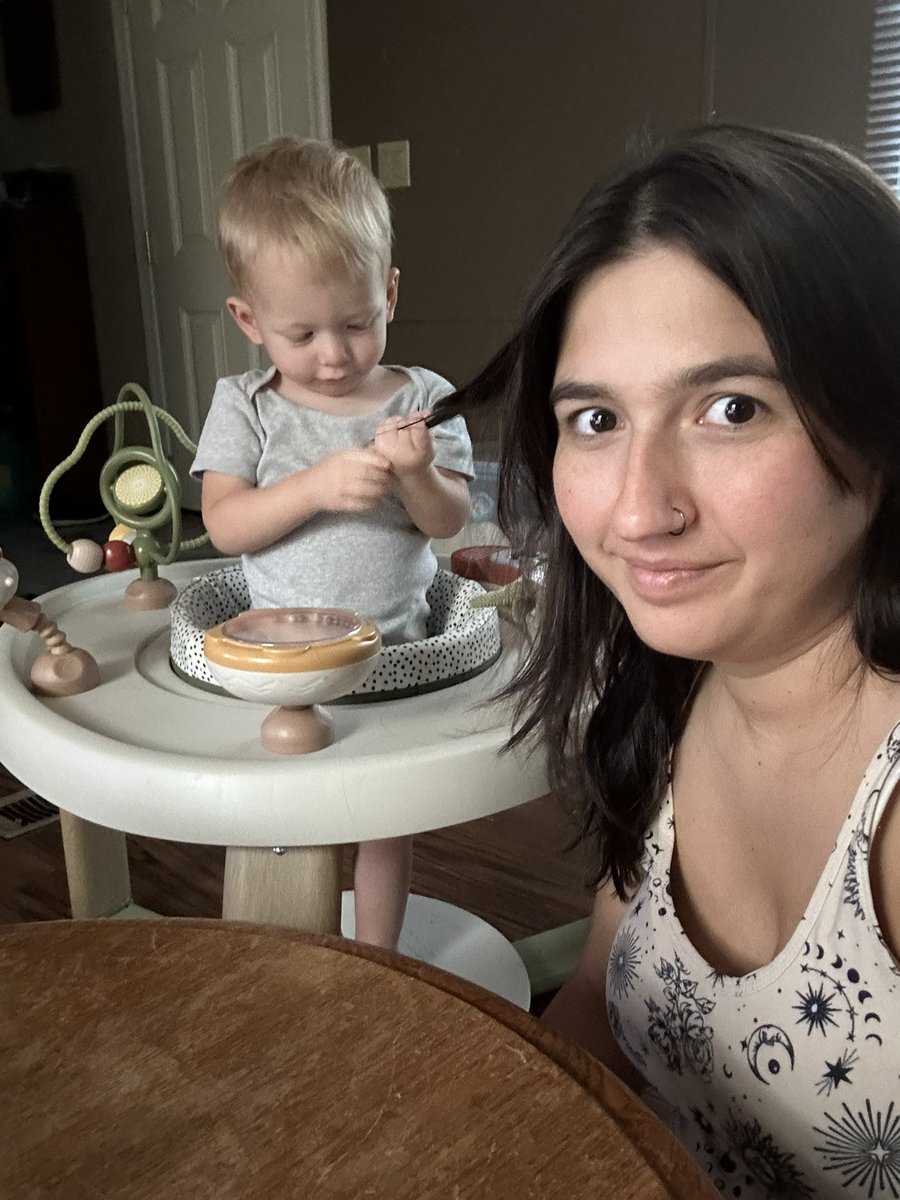 ConservativeGG3's tweet image. This kid will either have his own barber shop or salon one day! 😂😂

At least I get free haircuts, right? 😂😂

#PersonalHairstylist #StudyBuddy