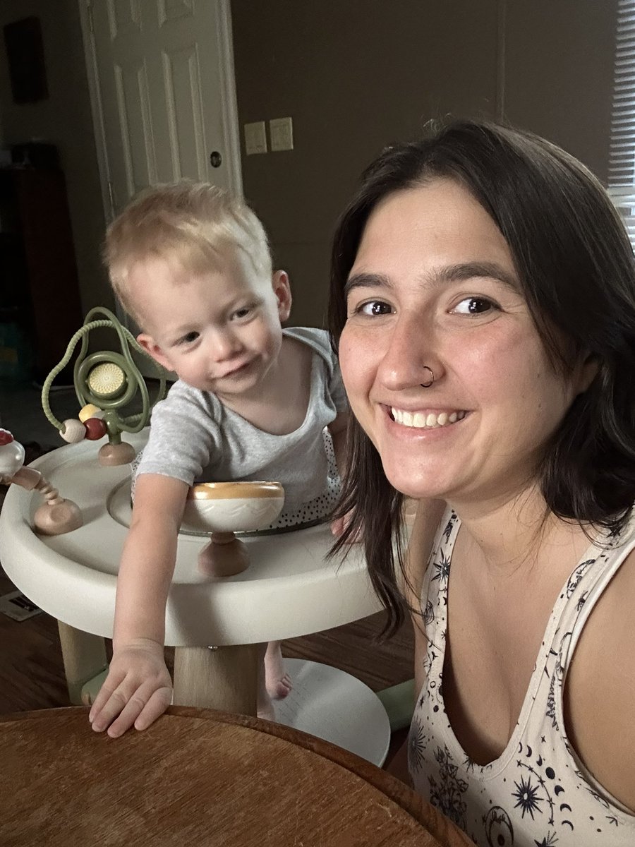 ConservativeGG3's tweet image. This kid will either have his own barber shop or salon one day! 😂😂

At least I get free haircuts, right? 😂😂

#PersonalHairstylist #StudyBuddy