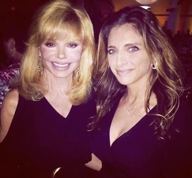 Sad to learn the news that Loni Anderson has passed away. I met her at a Spirit of 45 event.  She spoke about her dad who was a World War II veteran.  #RIPLoni