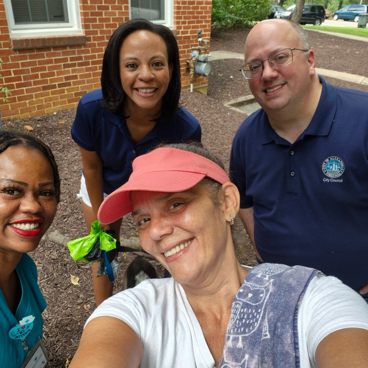 Nothing like a summer BBQ! Loved spending time with neighbors at the S. 28th St. resident association cookout. Thanks to Councilman Kirk McPike and everyone who came out to share food, laughter, and Alexandria community spirit! 🍔