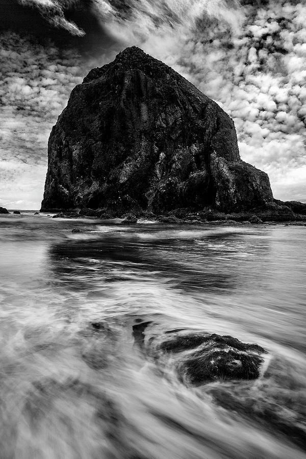 Black and White photograph of Haystack Rocik in Oregon. #artists #artinspo #artsanity #artforthewin #artlife #originalartwork #homedecor #picoftheday
#artfeed #lifeofanartist #expressiveart #artnewss Please refer to link for info and pricing buff.ly/3NJ25yG