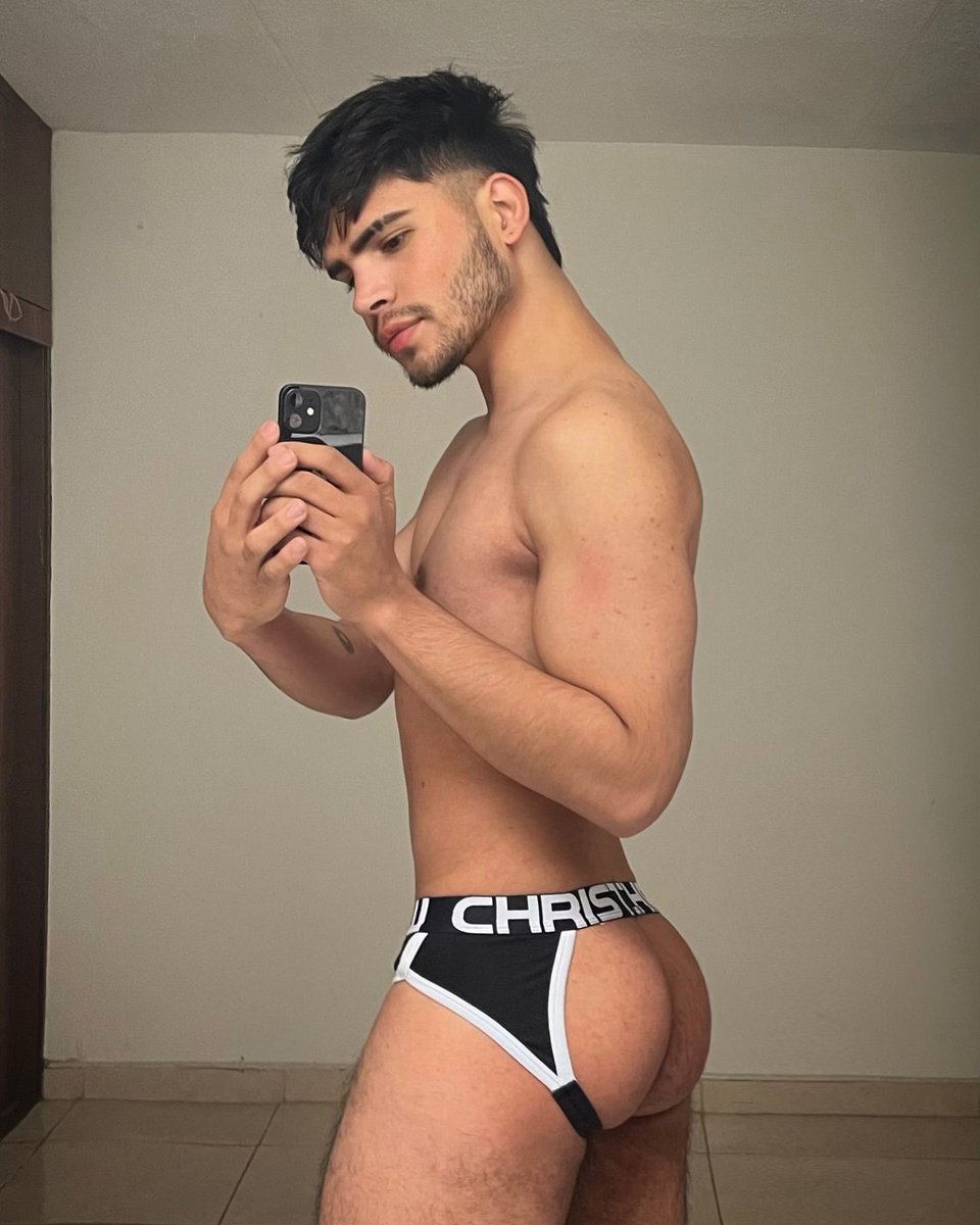 Wheels &amp; Feels: Dating (and Hooking Up with) a Hot Guy in a Wheelchair
andrewchristian.com/blogs/acblog/w… 

MODEL: kenzysanguino

#acblog #wheelchair #dating