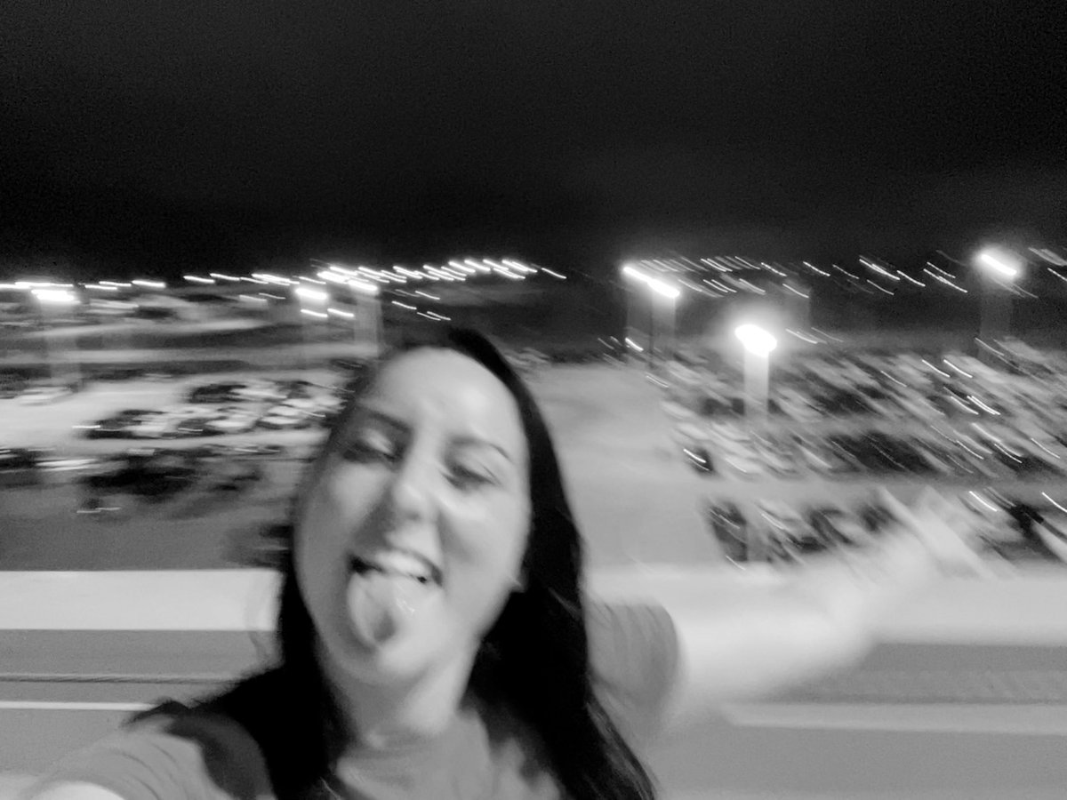 AliceRed100's tweet photo. I went out, looked like a 10, and your wallet missed it. Tragic. https://t.co/mCb5MeyIXC
