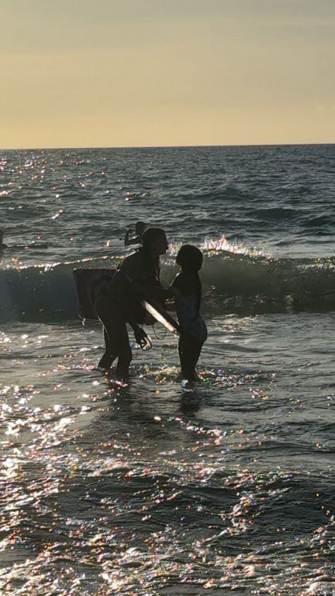 Amanda Carlow tweet media