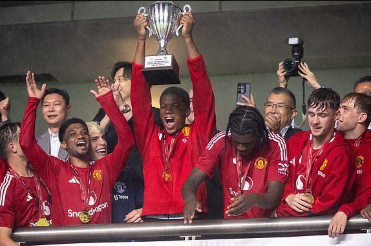 Season hasn’t even started yet we have 2 trophies in the bag😂