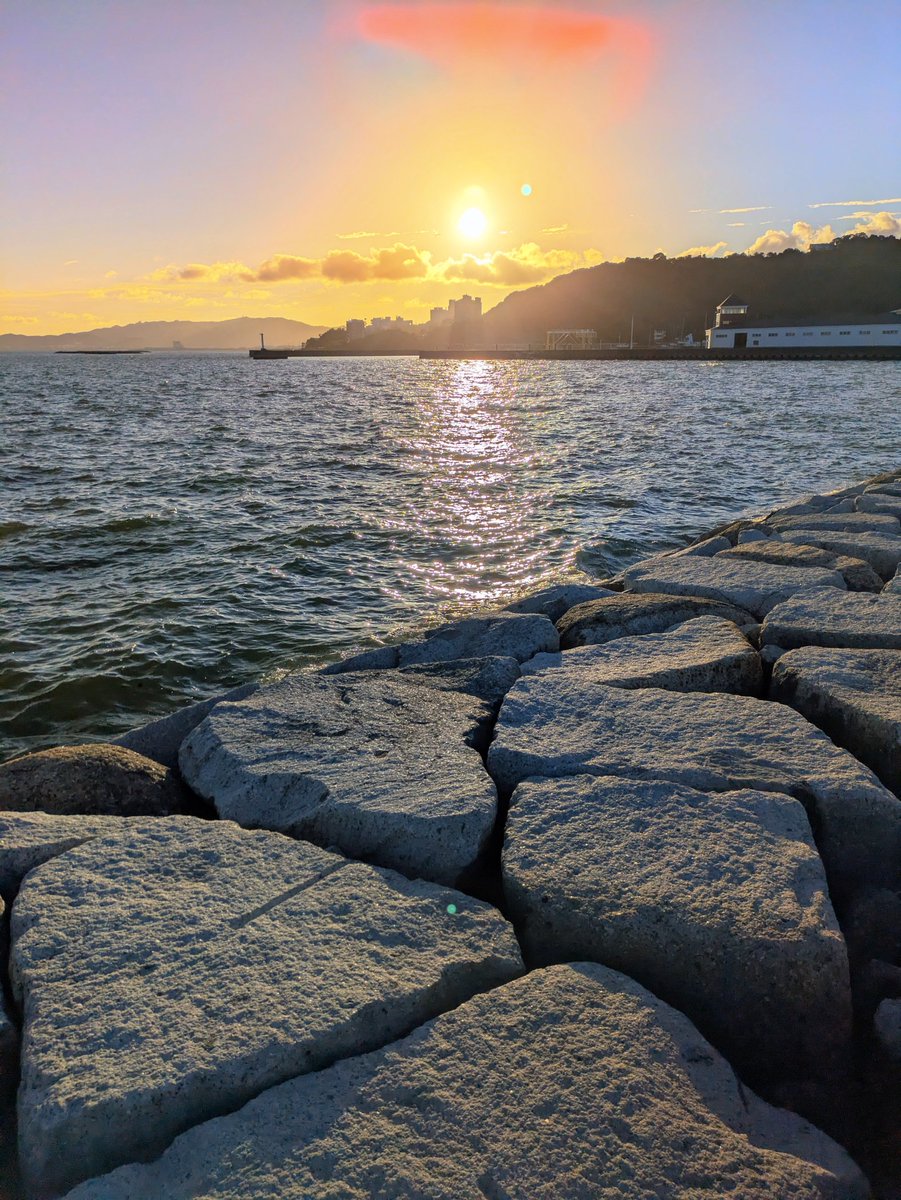 おはようございます☀

朝の挨拶なのに
夕陽の写真😅

あまりにも
綺麗だったので😝💦

今週もよろしくです👋☺️

ラグーナビーチ・蒲郡市