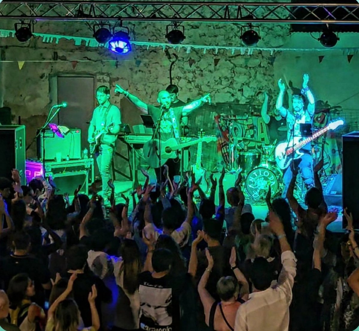 Para mi, ya es una de las fotos del verano.  😊🤘🎸