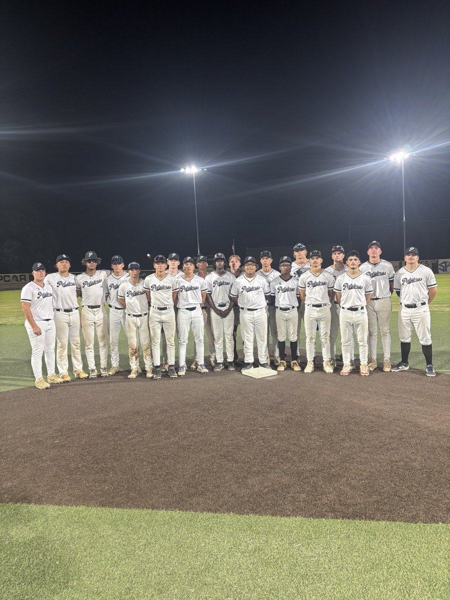 SEASON FINALE THRILLER! ⚾️💥 

Peloteros capped off an epic season with a 8-6 win over the #2 ranked summer collegiate team on the West Coast! 💪

Finishing with a remarkable 14-6-1 overall record, our team competed and put on a show every game 🏆

#GoTeros