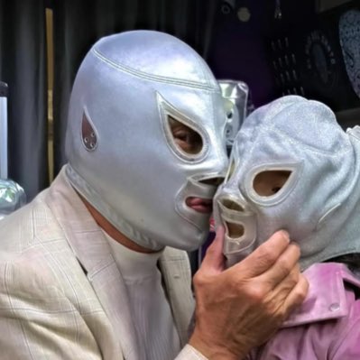 El Hijo del Santo (@elhijodelsanto) on Twitter photo #NuevaFotoDePerfil el cariño de los niños es uno de los grandes regalos que me da mi carrera profesional, gracias! <a href="/ElHijodelSanto/">El Hijo del Santo</a> #NuevaFotoDePerfil el cariño de los niños es uno de los grandes regalos que me da mi carrera profesional, gracias! <a href="/ElHijodelSanto/">El Hijo del Santo</a>