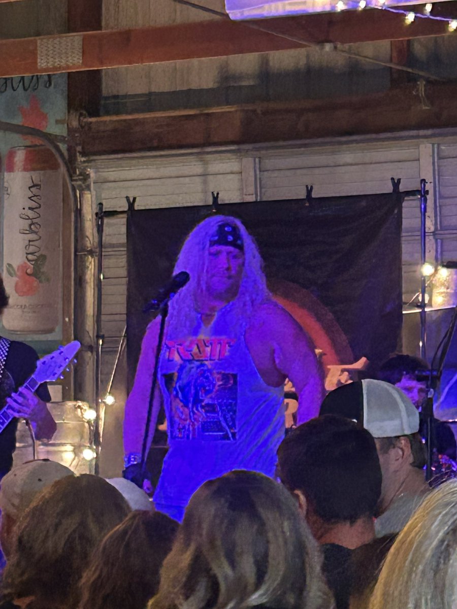 Dan Larson tweet media