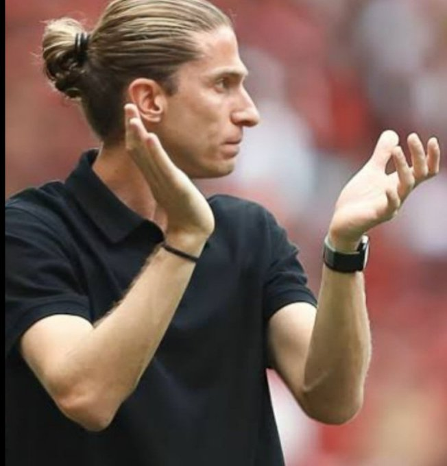 Drmarini's tweet photo. Aplausos para o @filipeluis vulgo Filipinho de Jesus.

O Flamengo NÃO FINALIZA, VENCE COM VITÓRIAS MAGRAS É UM TIME DIFERENTE PARA CADA JOGO etc..

A PANELA ESTA COMENDO SOLTA,  CADE OS RESULTADOS?

ESCALAÇÃO RIDICULA,  CONTRATAÇÕES PIORES ESSE ROYAL É UM MERDA! https://t.co/B2C883G5GZ