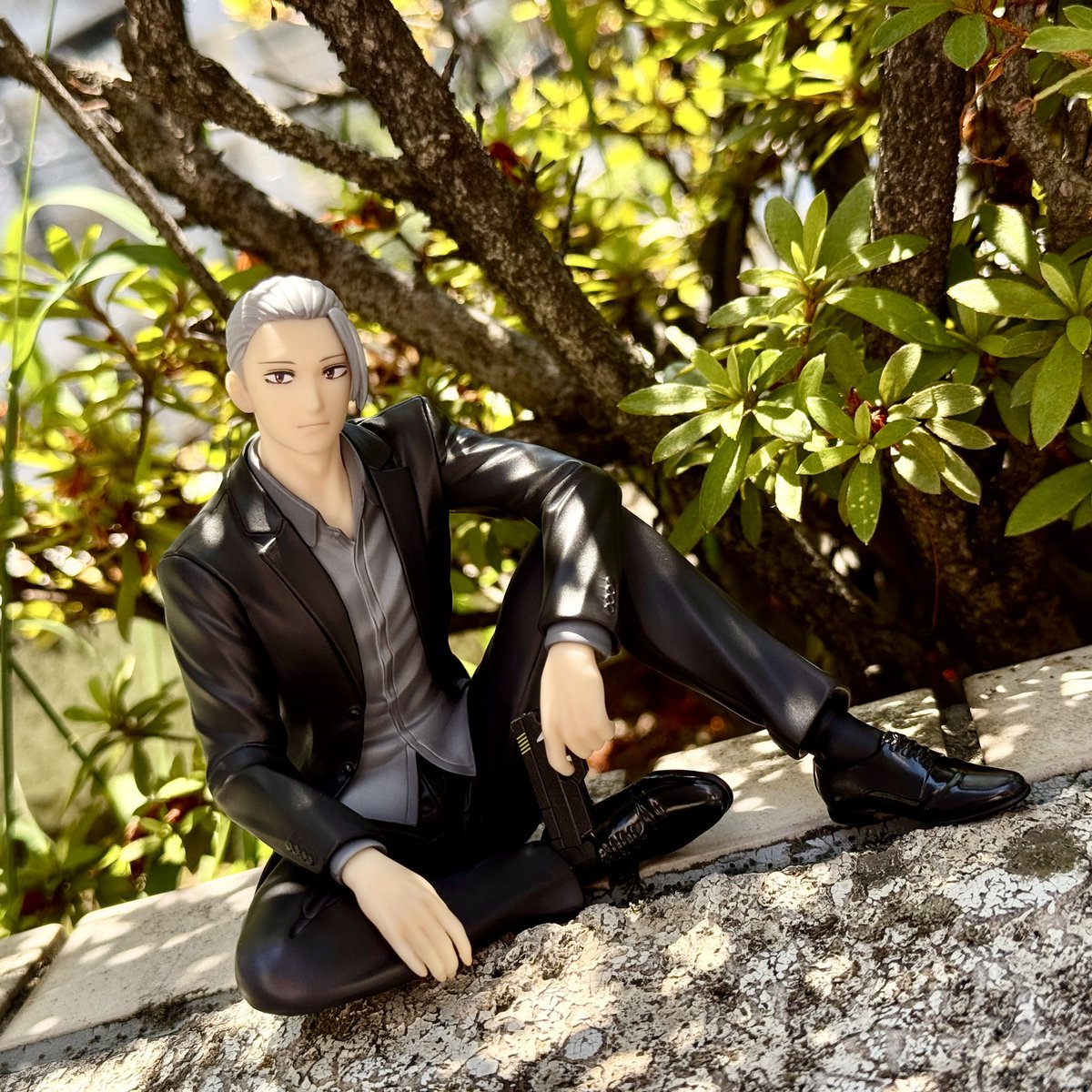 Taro Sakamoto has been brought to life as a compact, palm-size figure with his rugged build and sharp suit.

#sakamotodays
#megahouse

en.megahobby.jp/products/g-e-m…