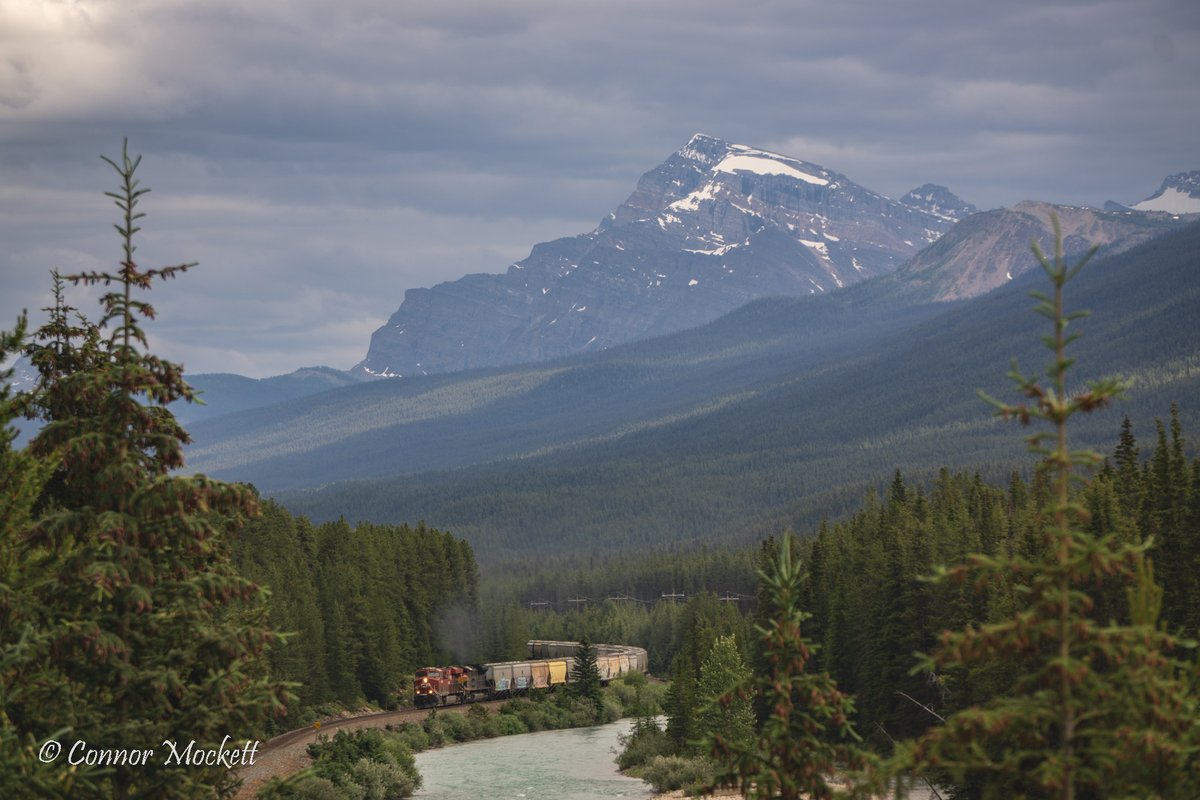 Still look back at that amazing photoshoot at Morant's Curve on July 3rd. Such an gorgeous place!