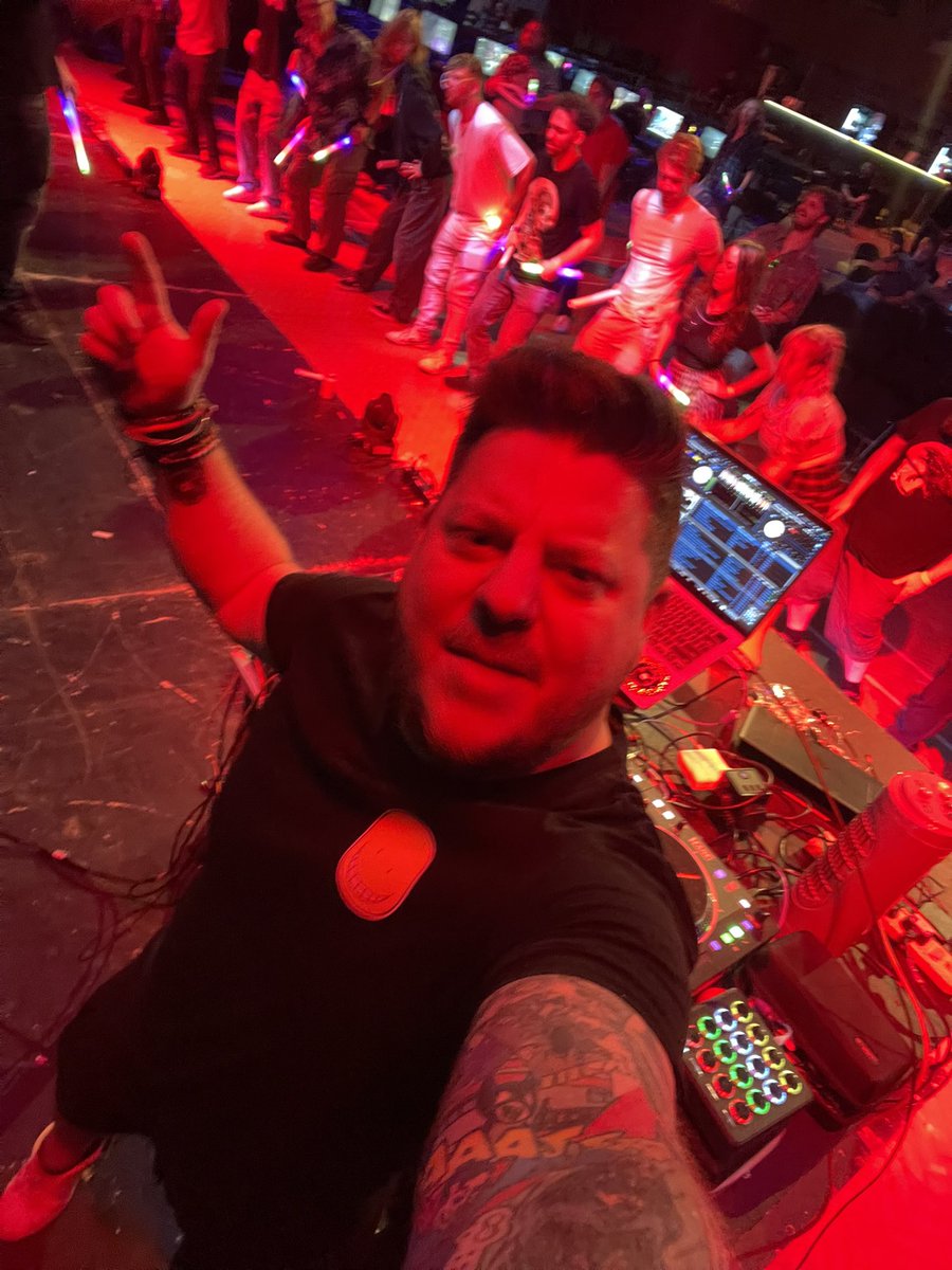 Level Up Leroy / The comic con DJ tweet media