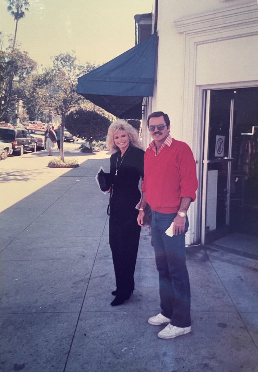 RIP Loni Anderson. Back in 1988, while covering Super Bowl XXII in San Diego for WTTG. Cameraman Cliff Herbert and I went to La Jolla to get beauty shots and look who we found: Burt Reynolds and Loni Anderson. They could’ve walked away but, instead, they stopped and posed.