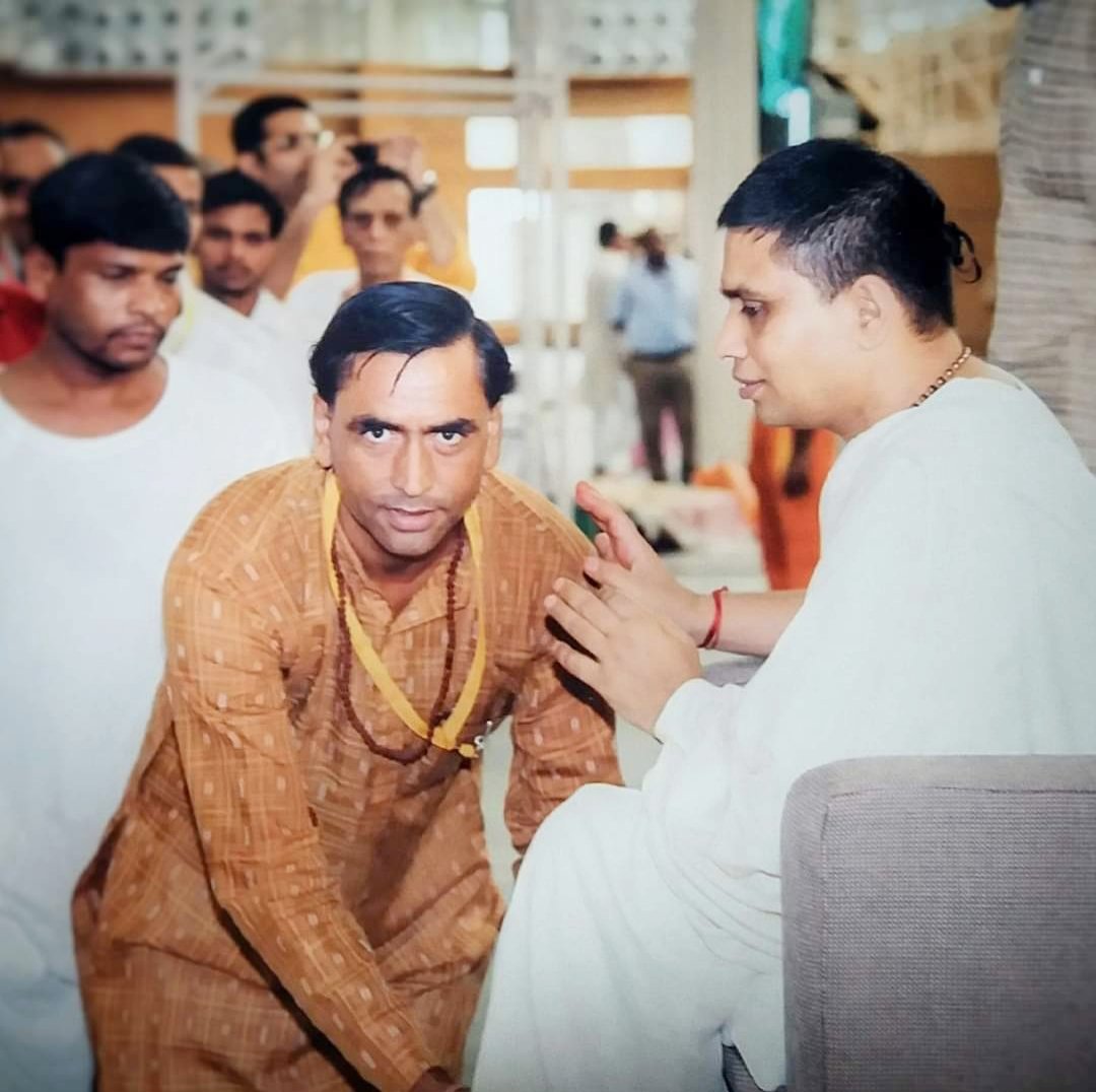 PYS HR SIRSA *सोशल_योगी_हेमराज_सपरा* (@hemsapra) on Twitter photo 🙏 ओउम् जी 🙏
#आचार्यबालकृष्ण जी के जन्मदिन #जड़ीबूटीदिवस की सभी योग साधकों को पतंजलि सोशल मीडिया हरियाणा सह-राज्य प्रभारी मुख्य योग शिक्षक हेमराज सपरा ऐलनाबाद की ओर से हार्दिक शुभकामनाएं एवं बधाई🌹🙏🌹 <a href="/Sadhvi_Devpriya/">Dr. Sadhvi Devpriya</a> <a href="/rakesh_bstpyp/">भारत</a> <a href="/DrJaideepArya/">Dr Jaideep Arya जयदीप आर्य</a> 🙏 ओउम् जी 🙏
#आचार्यबालकृष्ण जी के जन्मदिन #जड़ीबूटीदिवस की सभी योग साधकों को पतंजलि सोशल मीडिया हरियाणा सह-राज्य प्रभारी मुख्य योग शिक्षक हेमराज सपरा ऐलनाबाद की ओर से हार्दिक शुभकामनाएं एवं बधाई🌹🙏🌹 <a href="/Sadhvi_Devpriya/">Dr. Sadhvi Devpriya</a> <a href="/rakesh_bstpyp/">भारत</a> <a href="/DrJaideepArya/">Dr Jaideep Arya जयदीप आर्य</a>