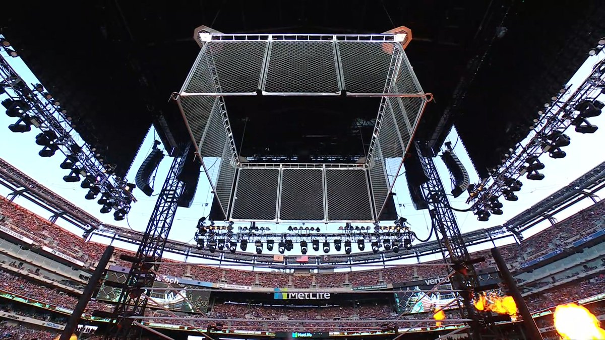 LuigiWrestling's tweet image. Y ahora se viene la Steel Cage entre Jacob Fatu y Solo Sikoa. Lo desnivelada que está siendo la Noche 2 con respeto a la Noche 1. Qué locura. #SummerSlam