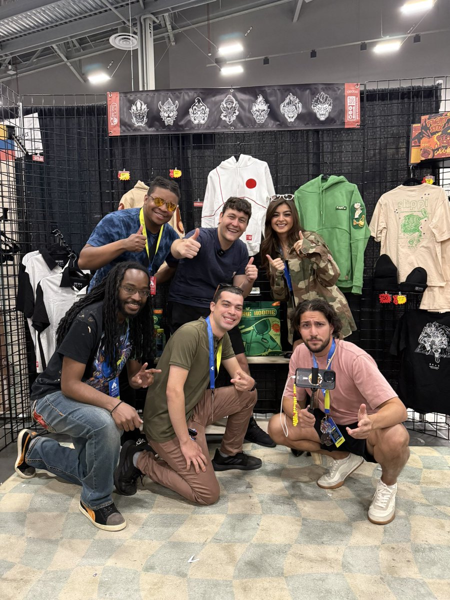 These guys are so cool. Thanks for the pics everyone, <a href="/GamesCage_/">GamesCage @ EVO Hype Guy</a> <a href="/DeputyARUUU/">ARUUU ☾⋆ @ EVO</a> and all in the <a href="/TeamJapanTime/">Japan Time</a> podcast!