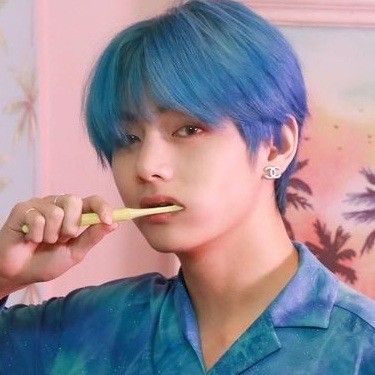 iluvstaegi's tweet photo. #kooktaeau | love, tae

jk y th son mejores amigos desde la infancia, siendo la prueba de que un alfa y un omega si pueden ser solo amigos, o eso creían...

por la mala comunicación, la distancia y un embarazo no deseado, pasaron años antes de darse cuenta de sus sentimientos. https://t.co/ziP4OuPMOY