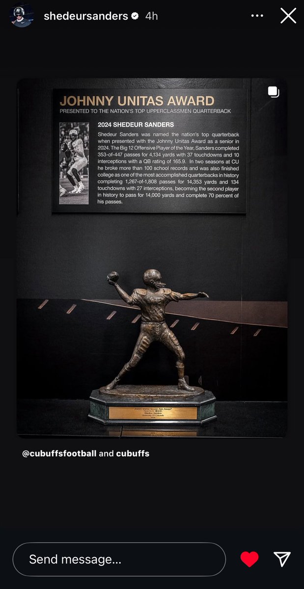 TheJeromeAnton's tweet photo. Shedeur Sanders possibly responds to "arm soreness" rumor. Exactly. 🏆 You think the #GoldenArm winner would have a sore arm after "limited reps"?
The @Browns aren't blind, but they are indeed stupid — especially to think we're equally stupid enough to believe them. https://t.co/8pbWkbYQQP