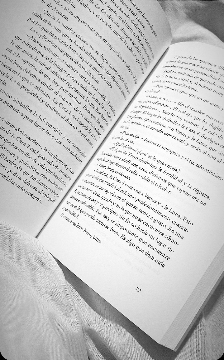 AnaliaYamilaGo1's tweet image. #READINGWORLD #readingnight 

#elcafédelalunallena 🌙📖