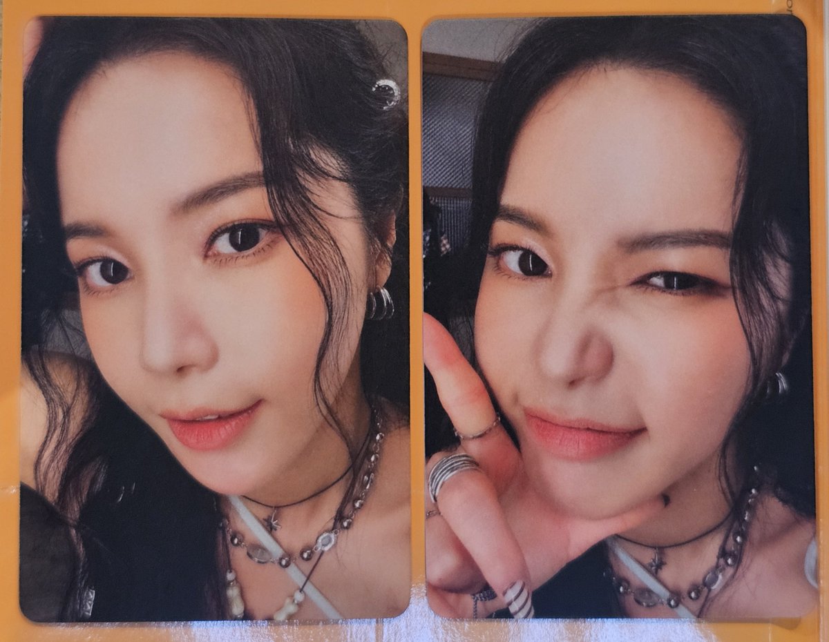 rb_2ndhand's tweet photo. WTB solar floating free RBW cafe   
마마무  BUY⭕️SELL 
솔라  포토카드  wtb mamamoo photocard solar

 #RBW #cafe_or #overtherainbow #오버더레인보우 #카페OR #솔라 #solar #FloatingFree https://t.co/JU7MxRTqoS