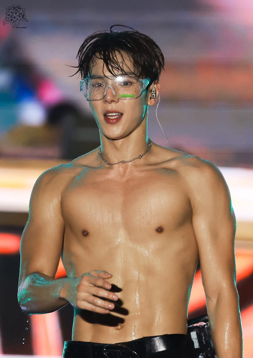 i’ll never get over waterbomb shownu
