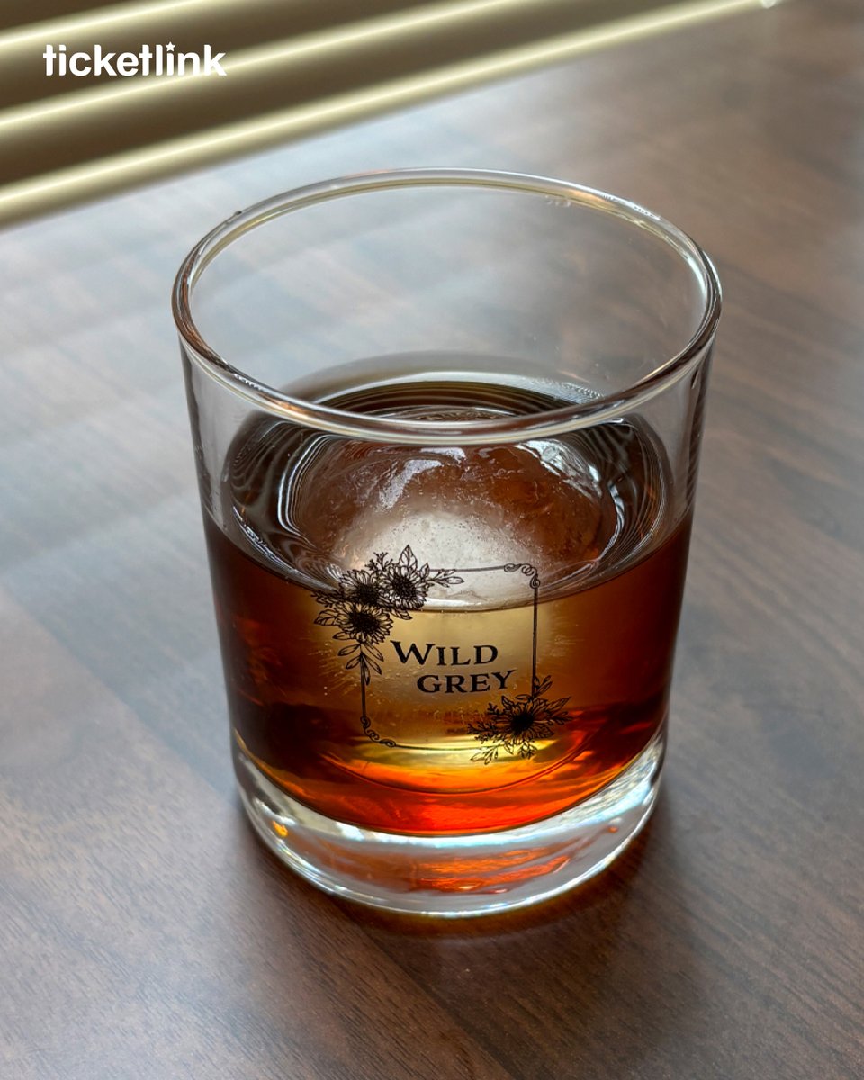 피처링_트랙 23
#뮤지컬 &lt;#와일드그레이&gt;🥃
#피처링 스페셜 MD 실사 공개📢

온더락 잔🥃

*매표소에서 티켓 수령 시 증정됩니다

최고의 공연을 더 특별하게
FeatuLing하다!

💛나에게 딱 맞는 전관데이
💛티켓링크 피처링