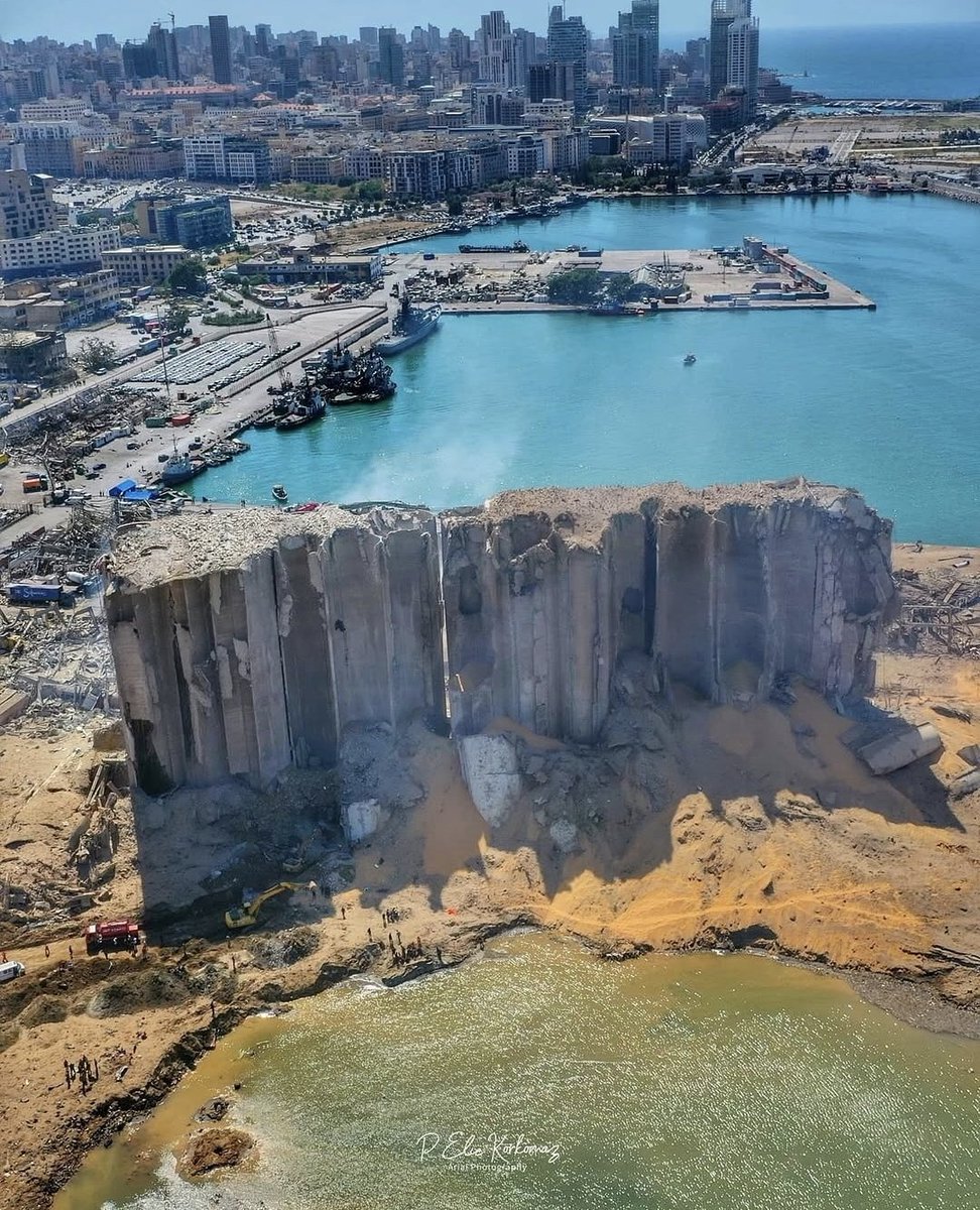 خلصوا الخمسة أيام وصاروا خمس سنين!
٤ آب موعد مع الوجع... مع ام بيّ، خي، وحبيب💔
#انفجار_مرفأ_بيروت  #صباح_الخير