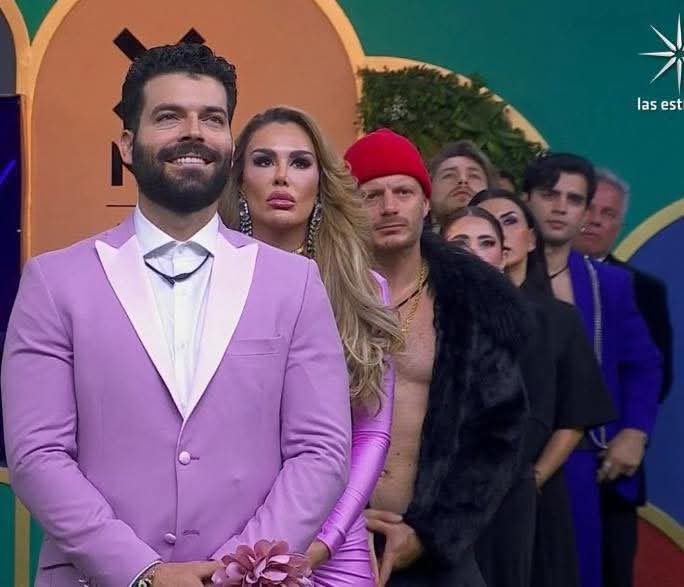 yo regresando al lugar donde todos me odian: 

#LaCasaDeLosFamososMx