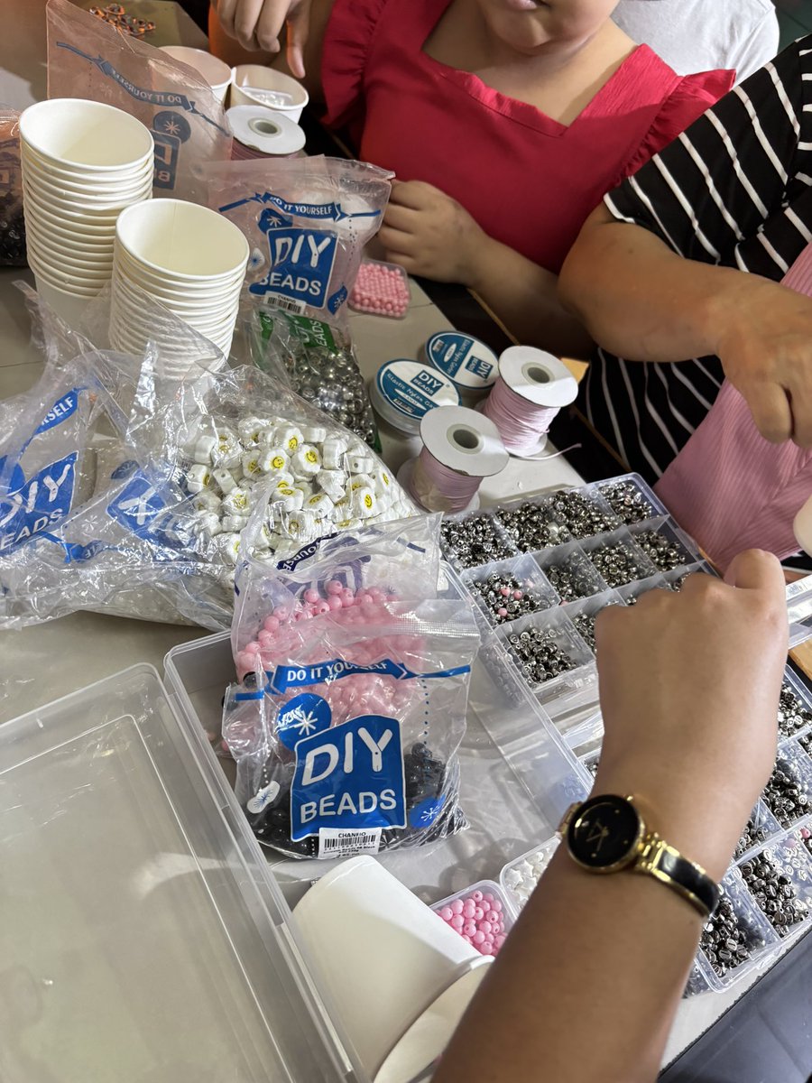 TeamKoletteOfc's tweet photo. While we are waiting for our attendees, we prepared something for these amazing people

MOONLETTES GIVE BACK

#KOLETTESharingTheLuck https://t.co/RYrd0E8qFL