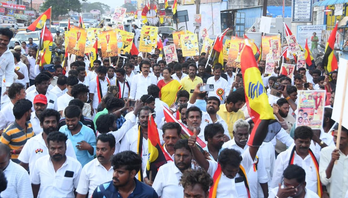 PremallathaDmdk's tweet photo. உள்ளம் தேடி... இல்லம் நாடி 

தேமுதிக வின் வெ���்றி பயணத்தின் முதல் நாள் திருவள்ளூர் கிழக்கு (03-08-2025) தொடங்கியது.
 மக்கள் வெள்ளத்தில் தேமுதிக!

#Dmdkparty #dmdkfor2026 #dmdk #vijayaprabhakaran https://t.co/jDSwHzXMeu