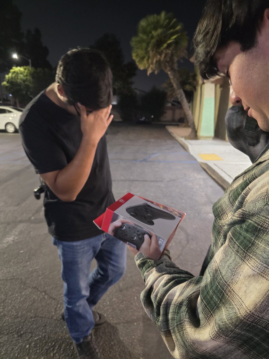 Actually Bad Smash Takes (@flminghotvegito) on Twitter photo It finished on time but the prizing was  a copy of donkey kong bananza and a switch 2 controller
Neither of them have a switch 2 LMAOOO It finished on time but the prizing was  a copy of donkey kong bananza and a switch 2 controller
Neither of them have a switch 2 LMAOOO
