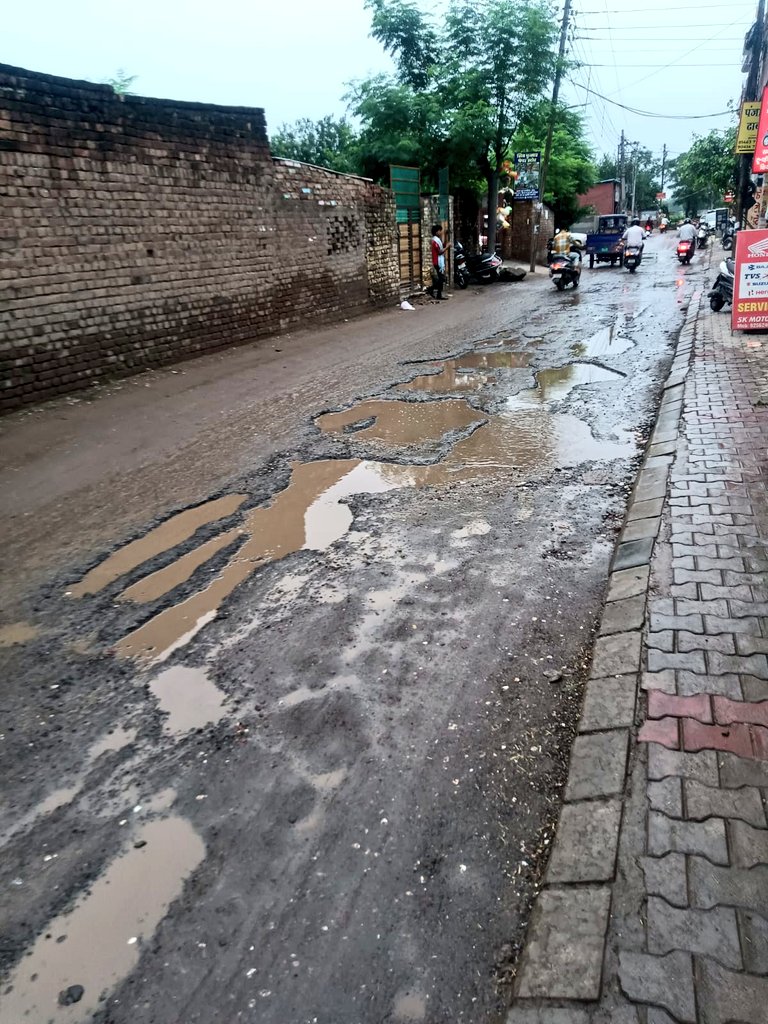 Rishu Raj Singh (@rishuraj_chd) on Twitter photo Thank you <a href="/MCChandigarh/">Municipal Corporation Chandigarh</a>.
I think people should tag the Municipal Corporation and Chandigarh Administration and thank them for the services they are providing to the people of the city.
📍Maloya Villege Road Thank you <a href="/MCChandigarh/">Municipal Corporation Chandigarh</a>.
I think people should tag the Municipal Corporation and Chandigarh Administration and thank them for the services they are providing to the people of the city.
📍Maloya Villege Road