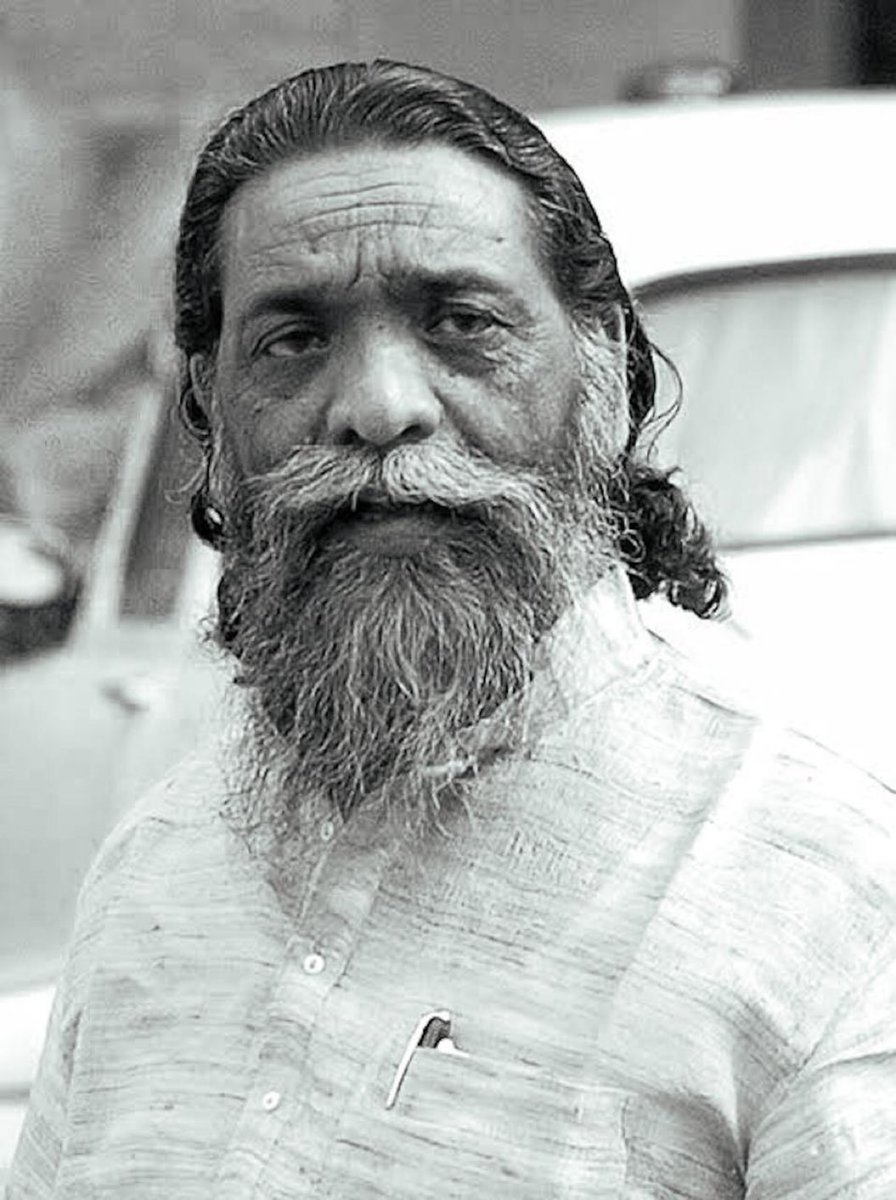 झारखंड आंदोलन के प्रणेता, दिशोम गुरु आदरणीय श्री शिबू सोरेन जी के निधन से अत्यंत दुःखी और मर्माहत हूं।

वह केवल एक राजनेता नहीं, बल्कि सामाजिक चेतना के अग्रदूत और आदिवासी समाज की आत्मा थे।

उनके सान्निध्य में मुझे सदैव पिता तुल्य मार्गदर्शन मिला।

मरांग बुरू से प्रार्थना है कि