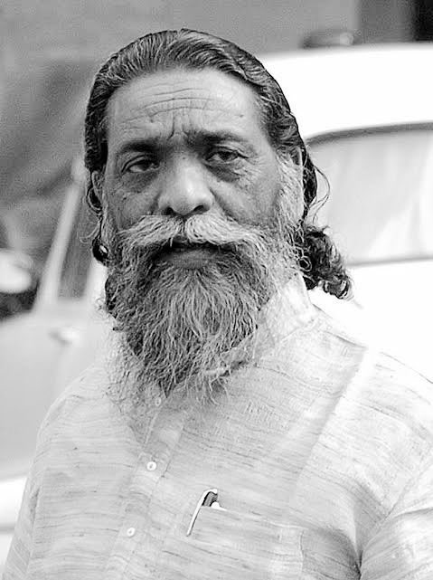 झारखंड के पूर्व मुख्यमंत्री, पूर्व केंद्रीय मंत्री और झारखंड मुक्ति मोर्चा के संस्थापक, शिबू सोरेन जी के निधन से मैं दुःखी हूँ।  

उन्होंने अलग झारखंड प्रदेश और वहाँ के लोगों  के जल, जंगल, जमीन के अधिकार और आदिवासी संस्कृति के संरक्षण के लिए आजीवन संघर्ष किया।  

मैंने उनके