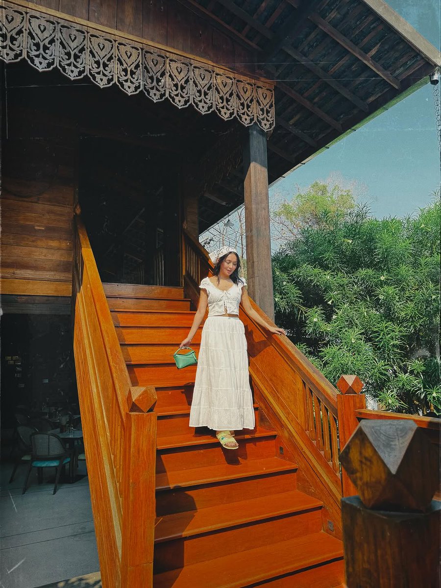 KBforever0326's tweet photo. ©️ bernardokath IG update 

"Agosto 🍃" https://t.co/KdU2foUn9W
