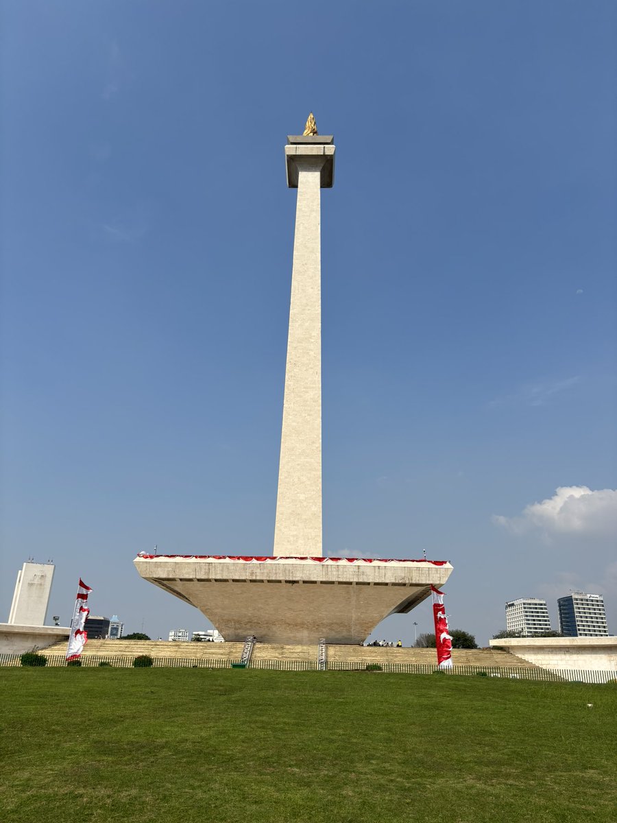 ourbaee's tweet photo. Monumen Nasional https://t.co/kOYYiLZBT8