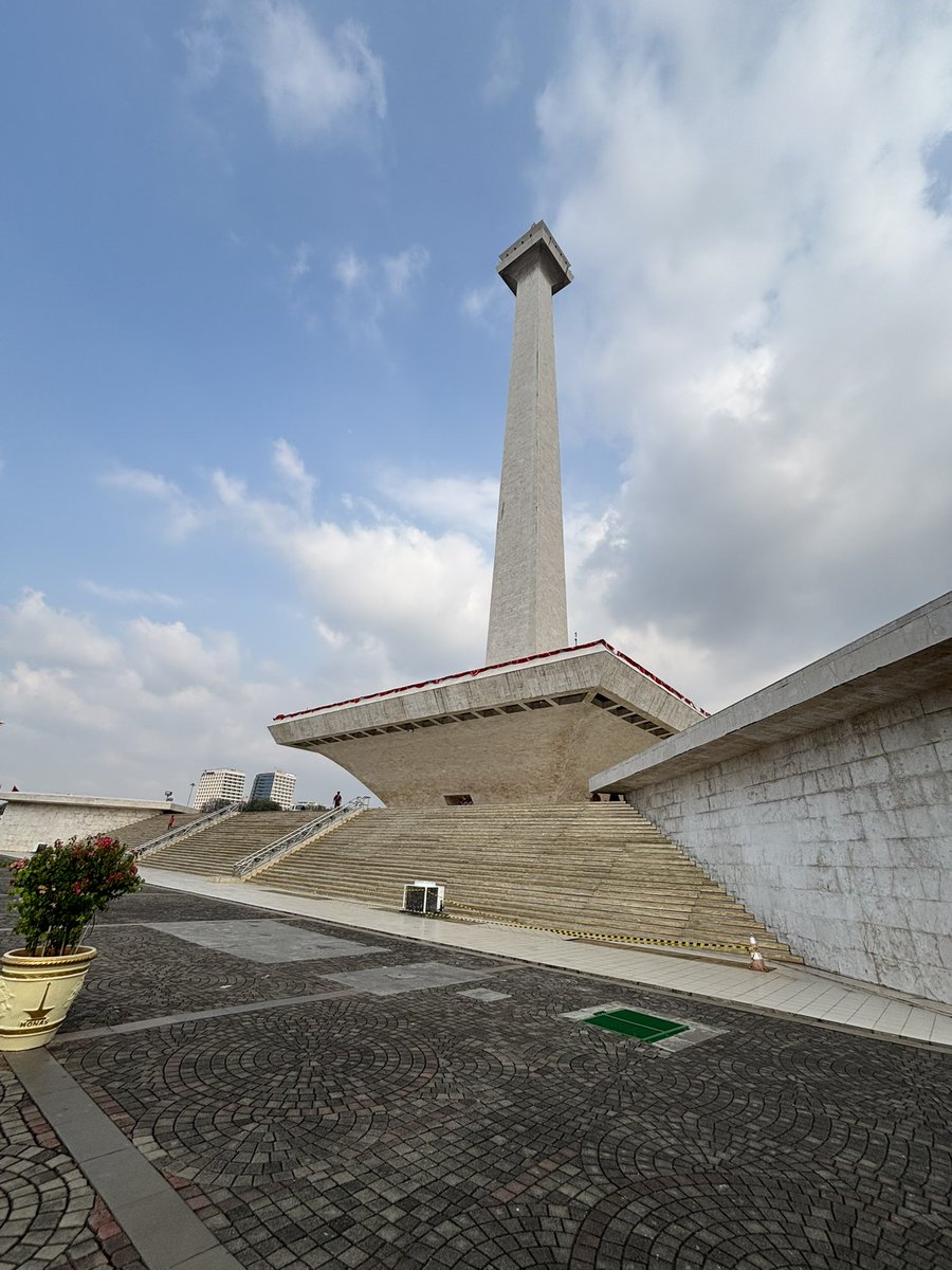 ourbaee's tweet photo. Monumen Nasional https://t.co/kOYYiLZBT8
