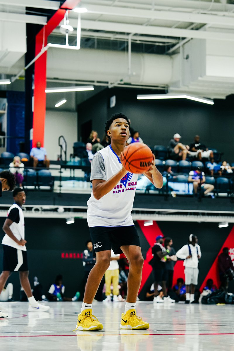 2027 Oliver Wallace | Broken Arrow HS (OK)

Efficient three-level scorer with a smooth perimeter shot. Competes on both ends, embraces pressure moments, and takes pride in guarding the opponent’s best. 
<a href="/OliverDWallace2/">Oliver Drake Wallace</a>
<a href="/BATigersBBall/">Broken Arrow Tigers Boys' Basketball</a>