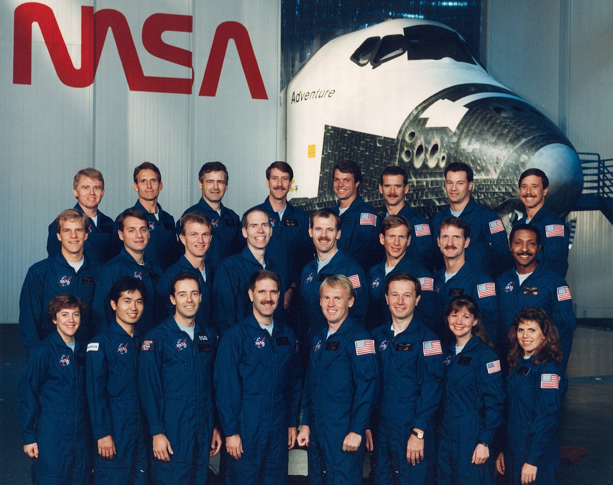 Astro_Cady's tweet image. Born #OTD 8/12/1951: Remembering the late Charles E. Brady, Jr. - fellow "Hog" (Astronaut Group 14) & physician. His 1st/only spaceflight (#STS78) set a duration record for the #SpaceShuttle, and he brought an unlit Olympic torch to #space as a tribute to the 1996 #Olympics.✨