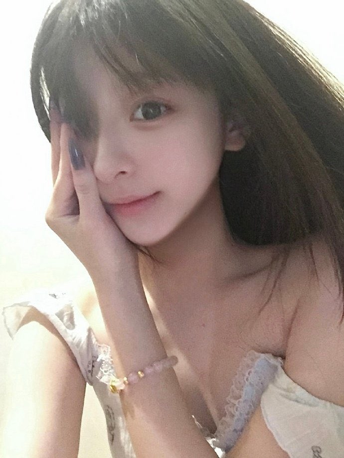 Guu176374's tweet photo. 我保证我是天使只是偶尔有点坏 https://t.co/GyL399LZB3