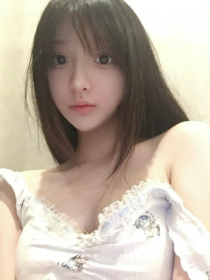 Guu176374's tweet photo. 我保证我是天使只是偶尔有点坏 https://t.co/GyL399LZB3