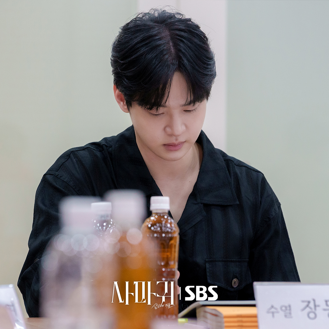 SBSNOW's tweet photo. 극강의 몰입감을 선사할 작가X감독X배우
'사마귀: 살인자의 외출' 대본 리딩 현장 공개🖤

SBS 새 금토드라마 <사마귀: 살인자의 외출>
☞ 9월 5일 [금] 밤 9시 50분 첫 방송

#SBS새금토드라마 #사마귀 #QueenMantis
#사마귀살인자의외출 #고밀도범죄스릴러 #스릴러
#사마귀스틸 #스틸 #사마귀대본리딩 #대본리딩
#고현정 #장동윤 #조성하 #이엘 #변영주 #이영종