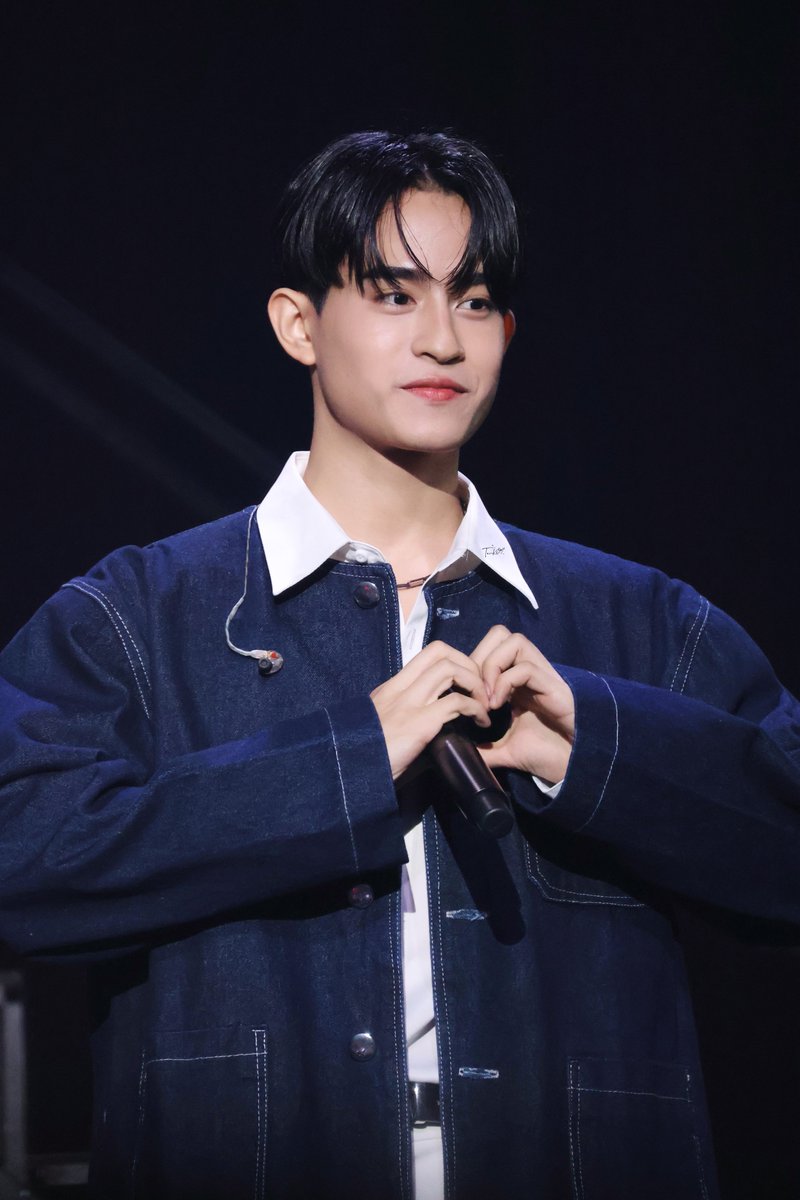 Happy22356792's tweet photo. Happy Birthday, Barcode!💖🎂
Love Love you🧑🧑
#21YearsofLightBarcode
 #barcodetin #Tinnasit
#UnitLuvU @BarcodeTin https://t.co/mV5V6lhxZX