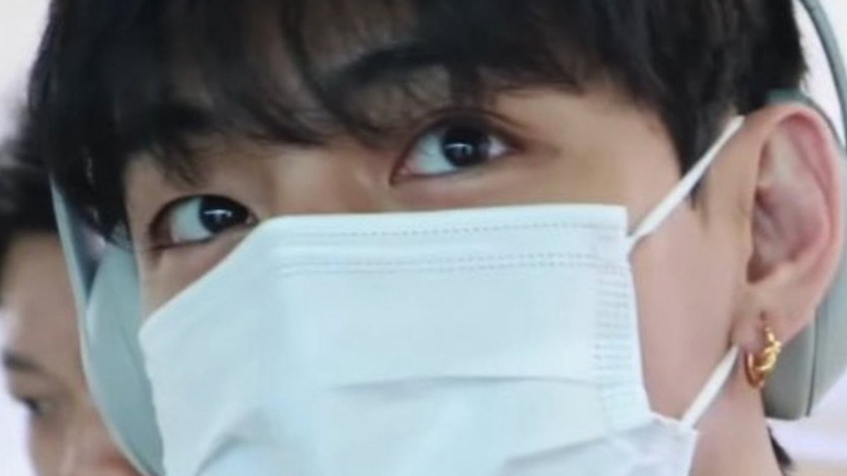 kthsforus's tweet photo. Prettiest eyes I’ve ever seen my entire life https://t.co/Azk3vgTDj4