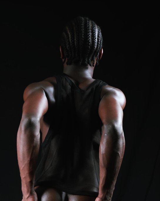 Watch E money's leaked NSFW photo on TwXstars