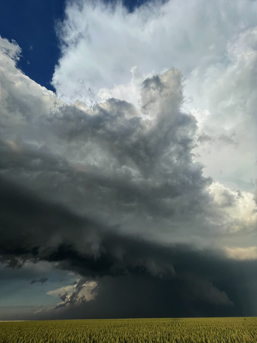 Some broad rotation with this supercell on the CO/KS border. Now moving SW
