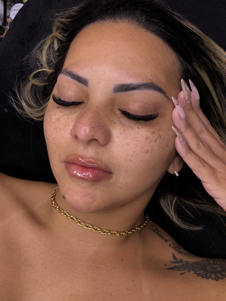 PamCilios's tweet photo. Um olhar que fala por si…
Confiança, beleza e autenticidade em cada detalhe!
Cílios que valorizam o que você tem de mais poderoso: sua essência. 

Técnica: Volume Geo❤️‍🔥 https://t.co/oiKrhErneH