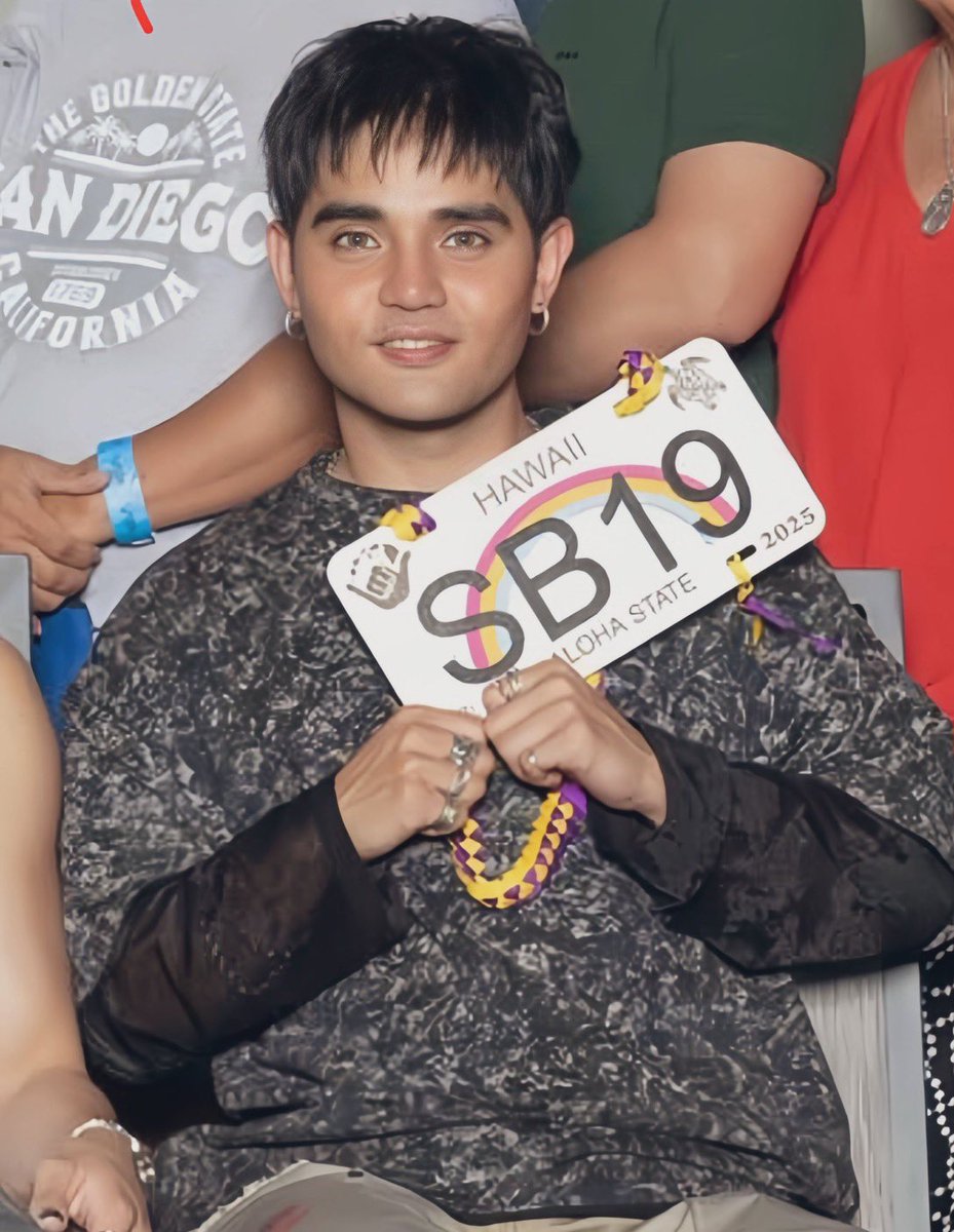 Ang amo kong foggy… para sa kanya, forever ang SB19!🥰

#NETIZENSCHOICE #PABLO for Asian Celebrity of the Year #ACOTY2025 #ACOTY2025PABLO <a href="/thenreport/">The Netizens Choice Magazine</a>

<a href="/imszmc/">PABLO</a> #SB19_PABLO
📸ctto